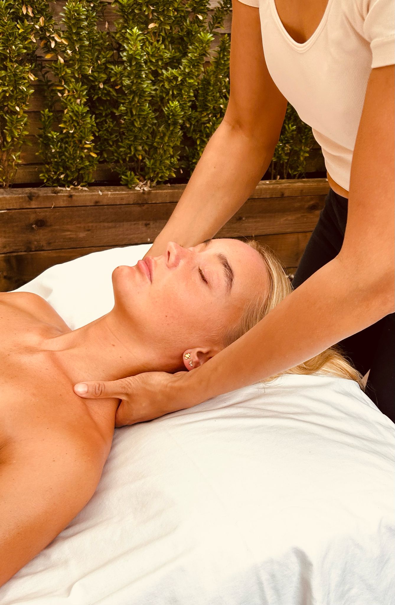 Soft tissue massage for relaxation in Reading, UK